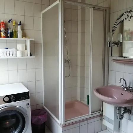Grosse Am Wald Mit Garten Und Parkplatz Apartman *